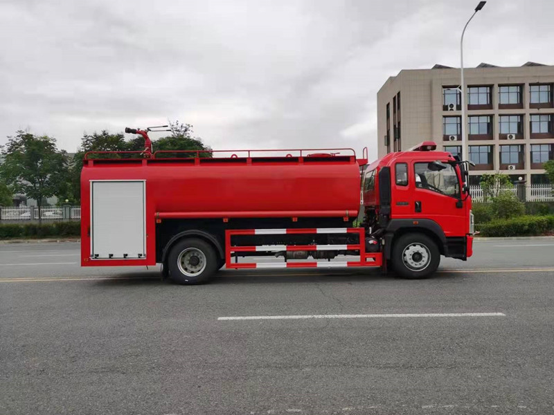 重汽12噸森林供水車